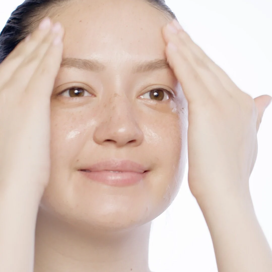 Glow Tonic Cleansing Gel - Image 3