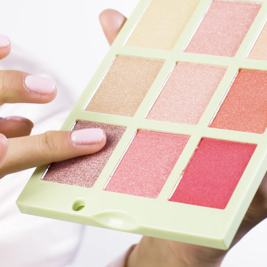 Pixi + Hello Kitty Chrome Glow Palette - Image 6